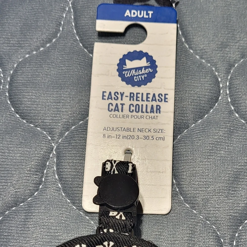 Whisker City Exclusive Crossbones Bow Tie Easy Release Adult Cat Collar NWT